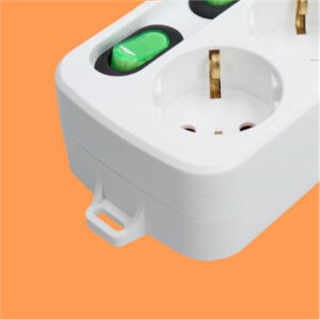 BASE MULTIPLE 4 ENCHUFES CON INTERRUPTORES - TMUAD554-4