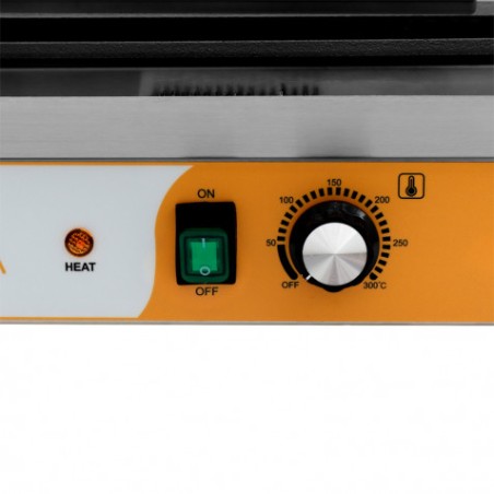 SANDWICHERA INDUSTRIAL SUPERFICIE MIXTA (RAYADA + LISA) 2200W CHEF PRO