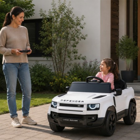 COCHE INFANTIL A BATERIA CON CONTROL REMOTO LAND ROVER DEFENDER BLANCO